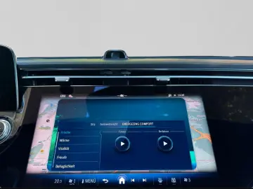 MERCEDES-BENZ E 300 e AMG Pano Superscreen Sitzklima…
