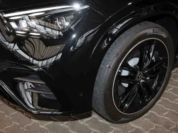 MERCEDES-BENZ GLE 580 4M AMG V8 Multikontursit Distr…