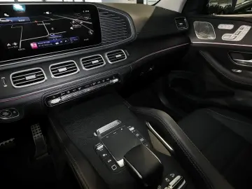 MERCEDES-BENZ GLE 580 4M AMG V8 Multikontursit Distr…