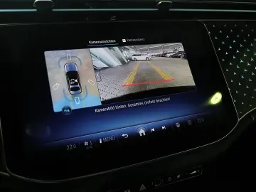 MERCEDES-BENZ E 220 d AMG MBUX DIG-LED 360 K Pano Di…
