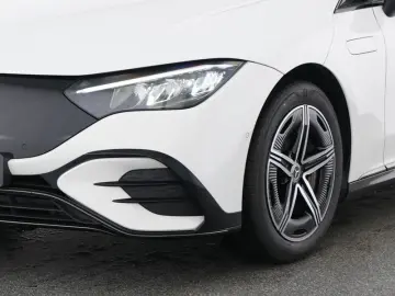 MERCEDES-BENZ EQE 300 AMG ADVANCED  NIGHT PANO 22KW …