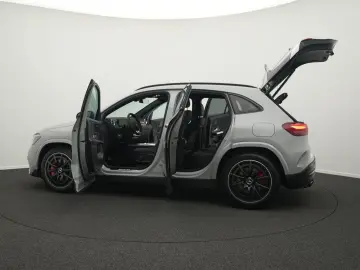 MERCEDES-BENZ Mercedes-AMG GLA 35 4MATIC Multi Kamer…