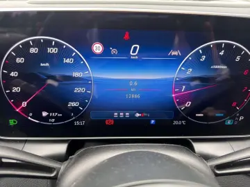 MERCEDES-BENZ GLC 200 4M AMG Pano Night AHK HUD 360