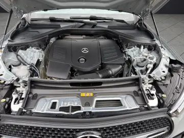 MERCEDES-BENZ GLC 200 4M AMG Pano Night AHK HUD 360