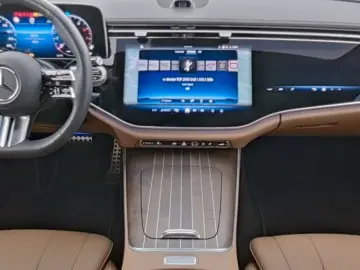 MERCEDES-BENZ E 450 4M AMG-Sport DIGITAL Super Pano …