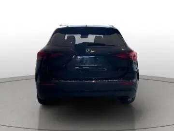 MERCEDES-BENZ GLA 220 d 4M AMG-Line Night AHK DISTRO…