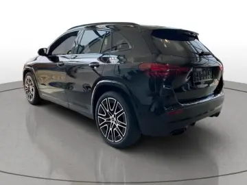 MERCEDES-BENZ GLA 220 d 4M AMG-Line Night AHK DISTRO…