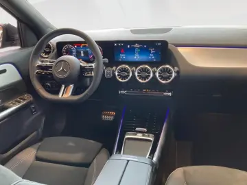 MERCEDES-BENZ GLA 220 d 4M AMG-Line Night AHK DISTRO…