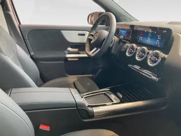 MERCEDES-BENZ GLA 220 d 4M AMG-Line Night AHK DISTRO…