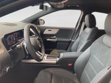 MERCEDES-BENZ GLA 220 d 4M AMG-Line Night AHK DISTRO…