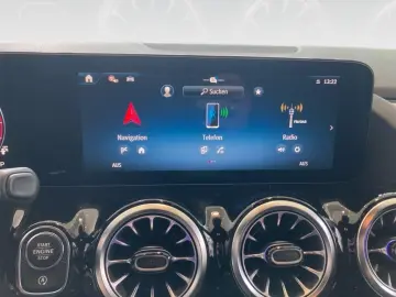 MERCEDES-BENZ GLA 220 d 4M AMG-Line Night AHK DISTRO…