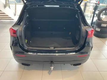 MERCEDES-BENZ GLA 220 d 4M AMG-Line Night AHK DISTRO…