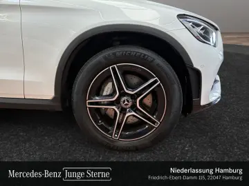 MERCEDES-BENZ GLC 300 de AMG Night Spur Dist 360  Pano LED