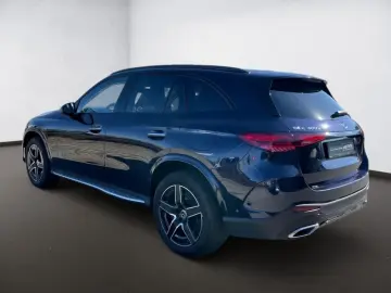 MERCEDES-BENZ GLC 300 e 4MATIC AMG Night Ambi Burm MBUX 360