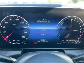 MERCEDES-BENZ GLC 300 e 4MATIC AMG Night Ambi Burm MBUX 360