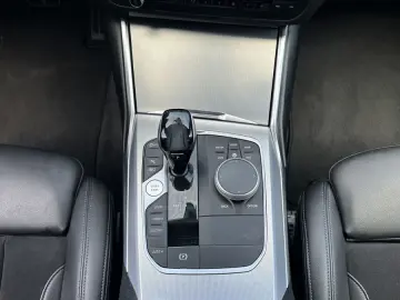 BMW 330 e Limousine M-Sport NAV LASER HEAD-UP H&K