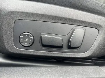 BMW 318d Limousine LED 360  HiFi HUD DA elSi KomZu