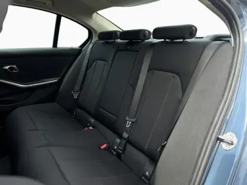 BMW 318d Limousine LED 360  HiFi HUD DA elSi KomZu