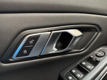 BMW 320d Touring xDrive ACC AHK STHZ SHZ PANO HiFi