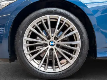 BMW 320d Touring xDrive ACC AHK STHZ SHZ PANO HiFi