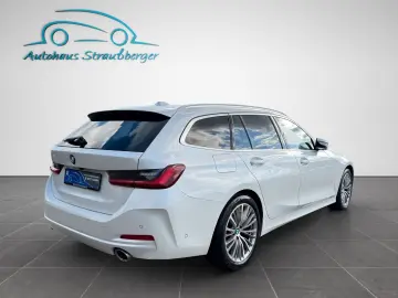 BMW 320d Touring xDrive ACC AHK HiFi LRHZ STHZ PANO