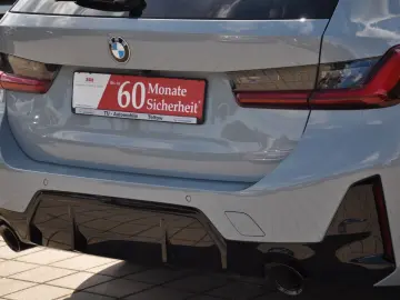 BMW 320 d Touring xDrive M Sport STANDH-PANO-CARBON