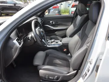 BMW 320 d Touring xDrive M Sport STANDH-PANO-CARBON