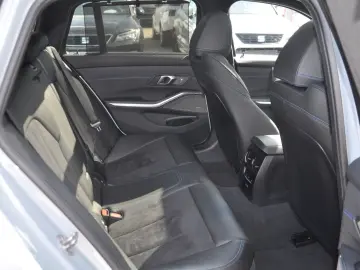 BMW 320 d Touring xDrive M Sport STANDH-PANO-CARBON