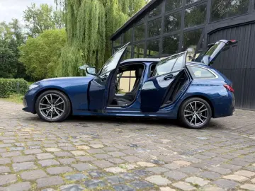 BMW 320 xDrive H&K AHK M-Fahrw. H-UP el. Sports. ACC