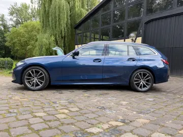BMW 320 xDrive H&K AHK M-Fahrw. H-UP el. Sports. ACC