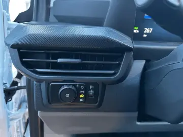 FORD Transit Custom E 320 L1 Trend RWD LED DAB PPS RF