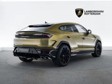 LAMBORGHINI Urus SE   Black painted roof   Verde Gea Lucido