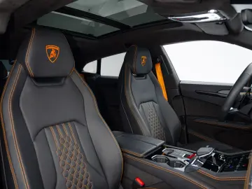 LAMBORGHINI Urus SE   Black painted roof   Verde Gea Lucido