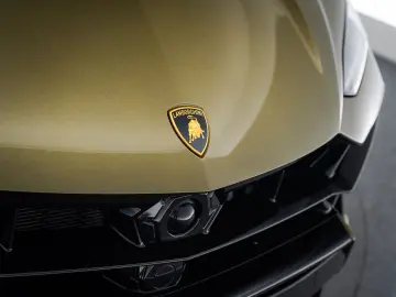 LAMBORGHINI Urus SE   Black painted roof   Verde Gea Lucido