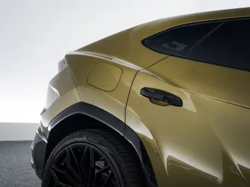 LAMBORGHINI Urus SE   Black painted roof   Verde Gea Lucido