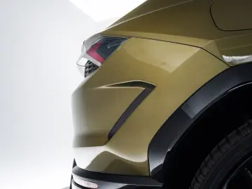 LAMBORGHINI Urus SE   Black painted roof   Verde Gea Lucido