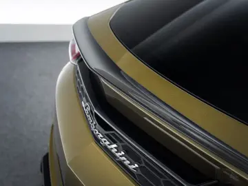 LAMBORGHINI Urus SE   Black painted roof   Verde Gea Lucido