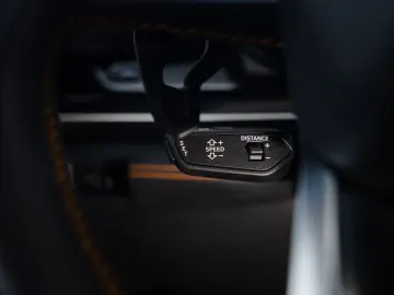 LAMBORGHINI Urus SE   Black painted roof   Verde Gea Lucido