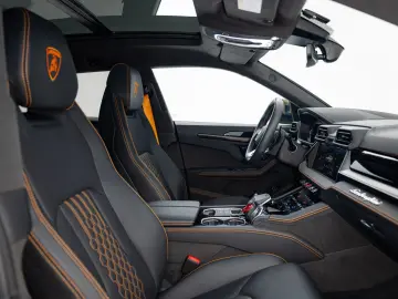 LAMBORGHINI Urus SE   Black painted roof   Verde Gea Lucido
