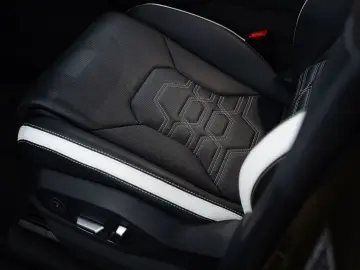 LAMBORGHINI Urus SE I Black painted roof   Xpel Stealth   Ak