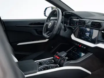 LAMBORGHINI Urus SE I Black painted roof   Xpel Stealth   Ak