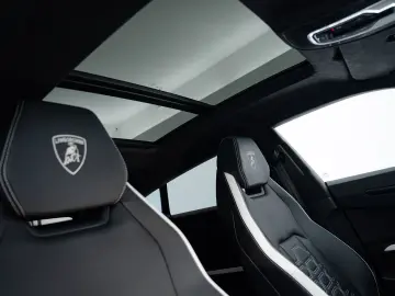 LAMBORGHINI Urus SE I Black painted roof   Xpel Stealth   Ak