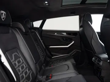 LAMBORGHINI Urus SE I Black painted roof   Xpel Stealth   Ak