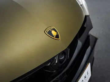 LAMBORGHINI Urus SE I Black painted roof   Xpel Stealth   Ak