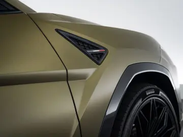 LAMBORGHINI Urus SE I Black painted roof   Xpel Stealth   Ak