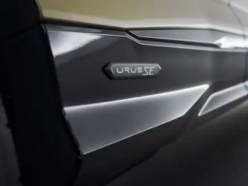 LAMBORGHINI Urus SE I Black painted roof   Xpel Stealth   Ak