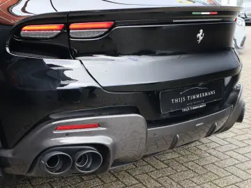FERRARI Purosangue 6.5 V12   NOVITEC  Carbon in ext.  Li
