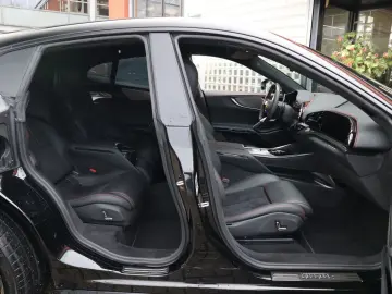 FERRARI Purosangue 6.5 V12   NOVITEC  Carbon in ext.  Li