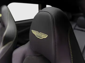 ASTON MARTIN DBX 707 -Podium Green-