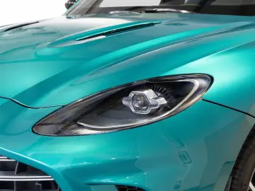 ASTON MARTIN DBX 707 -Podium Green-